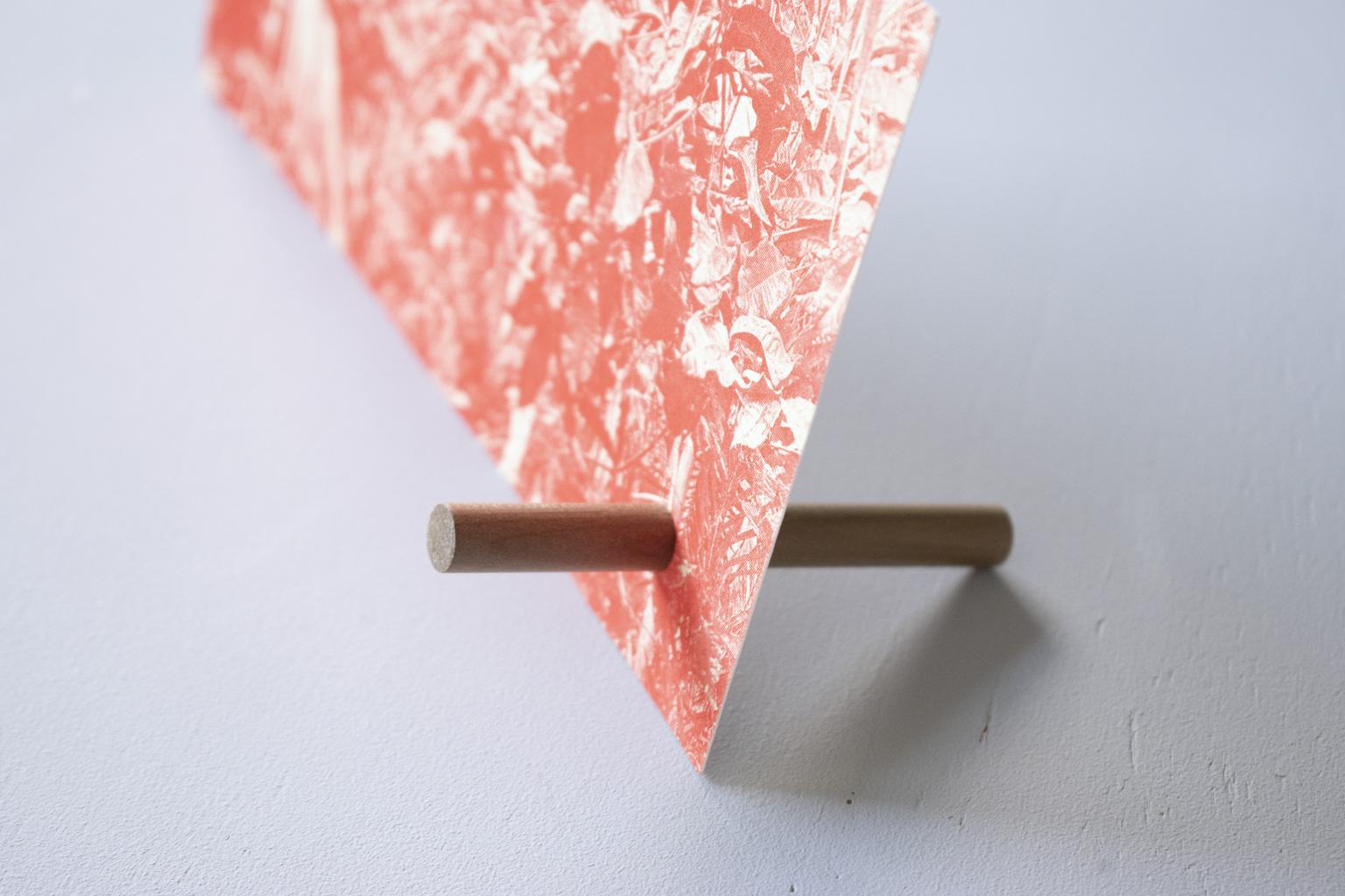 MAMENA / Card Stand