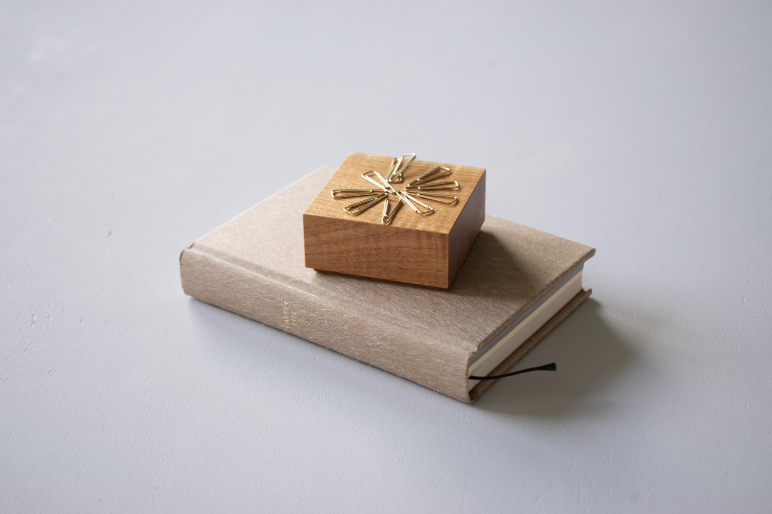 MAMENA / Clip Holder